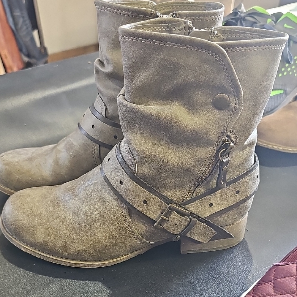 SO Women's Ankle Boots in Taupe